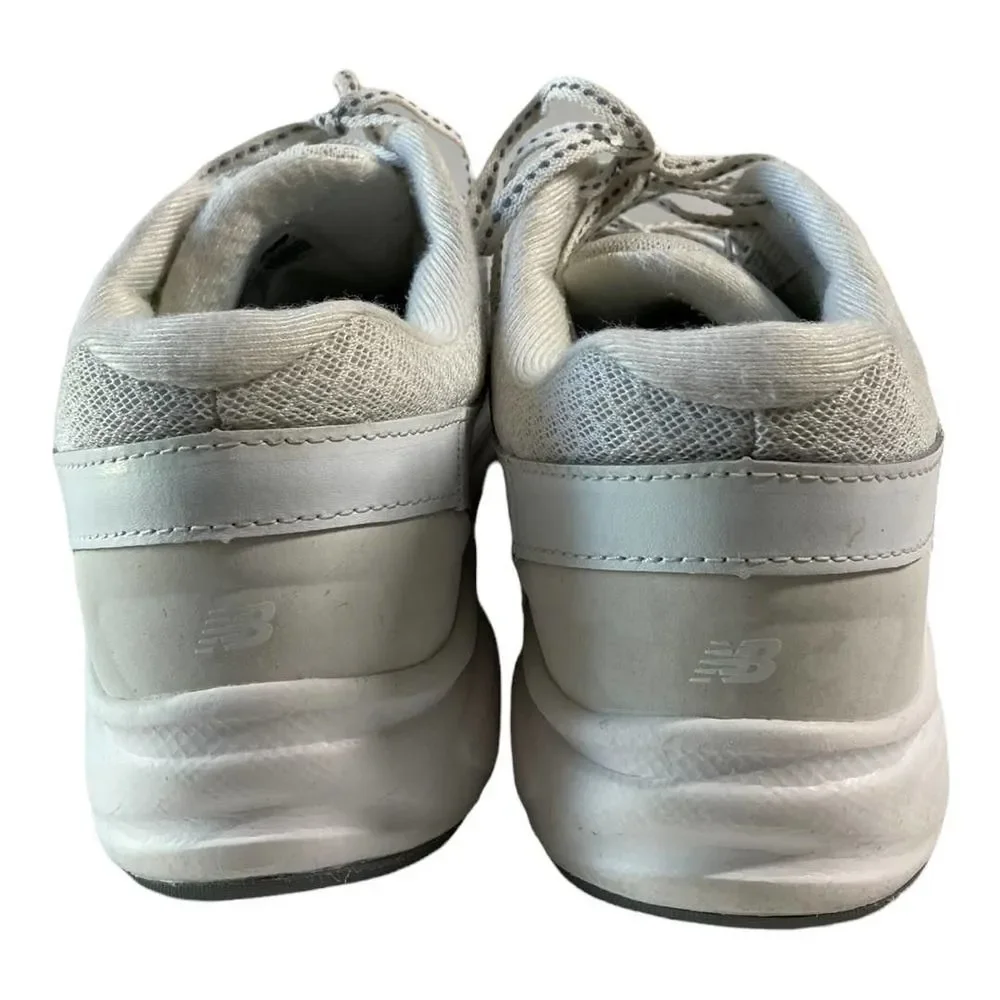 New Balance 411Walking Shoe size 8